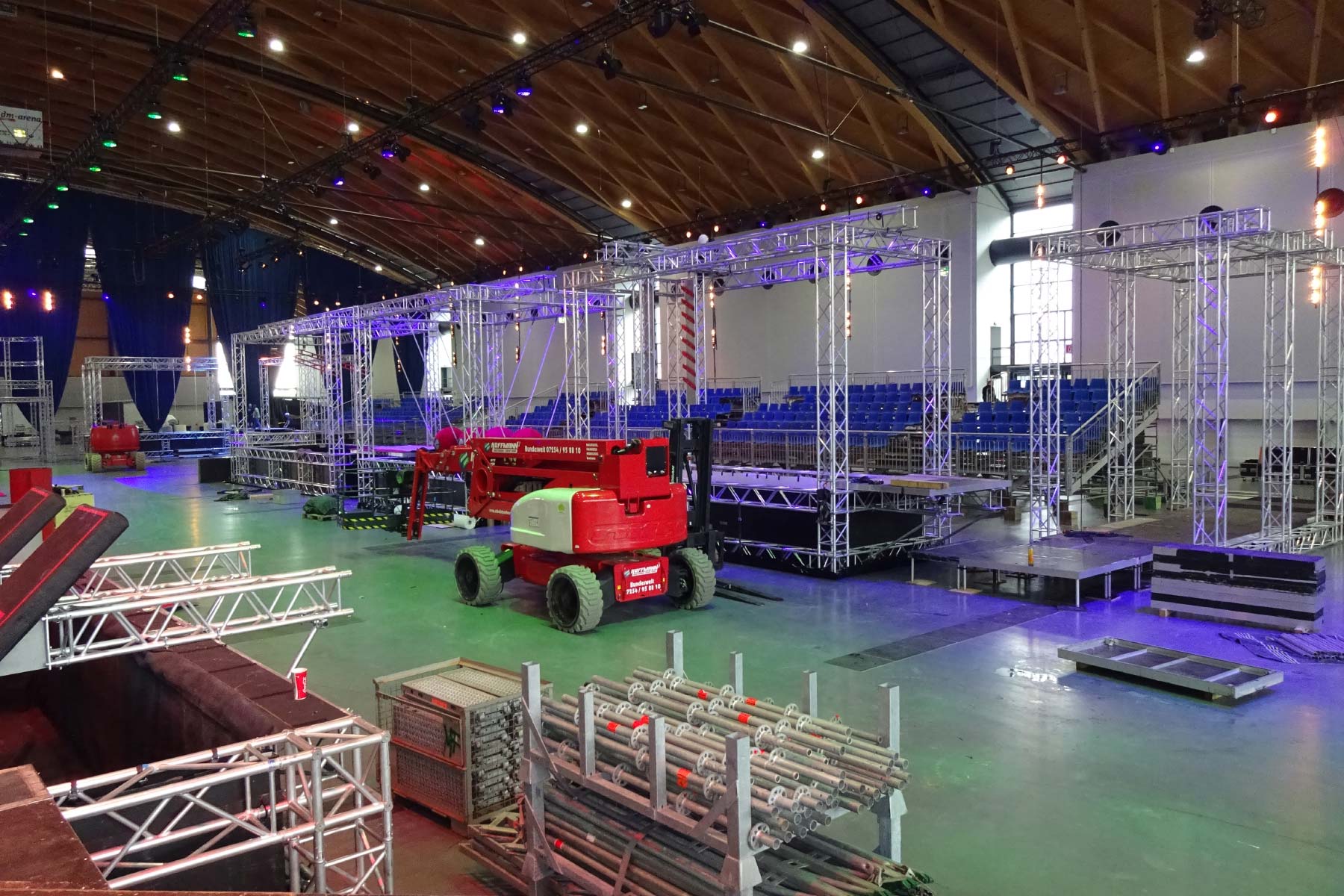 Bender Tribünen, Bühnen und Stadien für Business Veranstaltungen Events Messen347